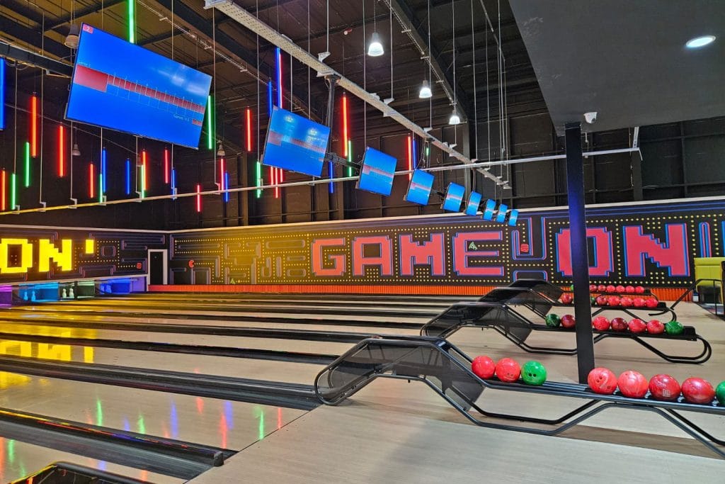 game-on-bowling-installation