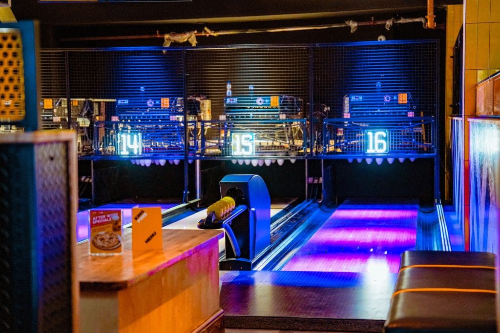 king-pins-glasgow-duck-pin-bowling-alley-installation