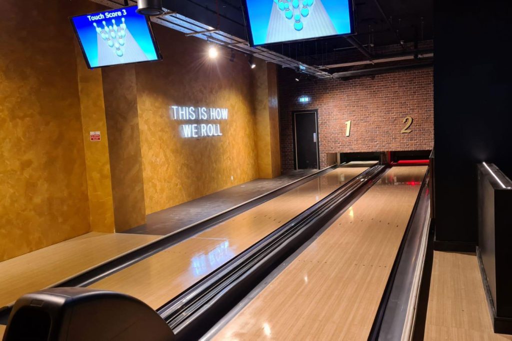 reading-bowling-alley-installation