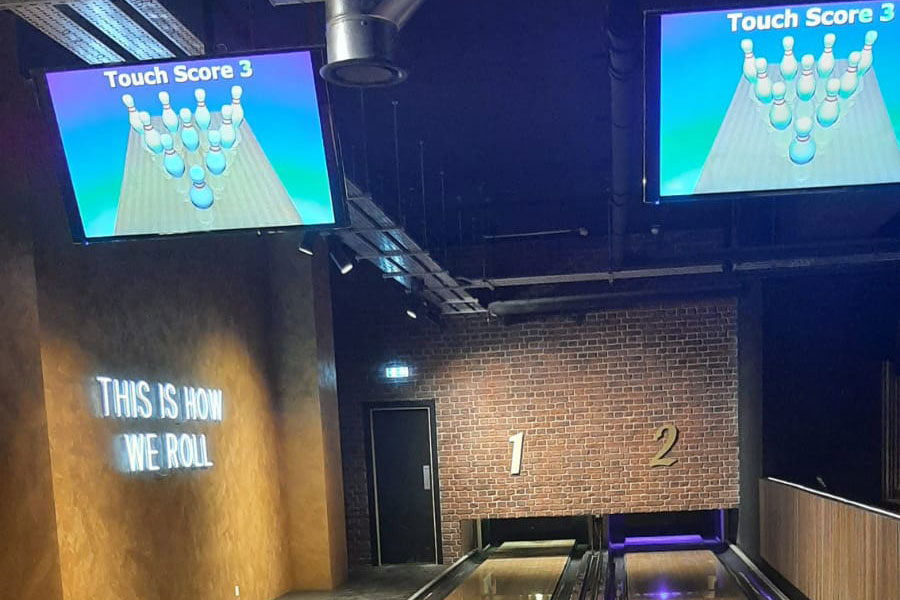 spinners-reading-bowling-installation