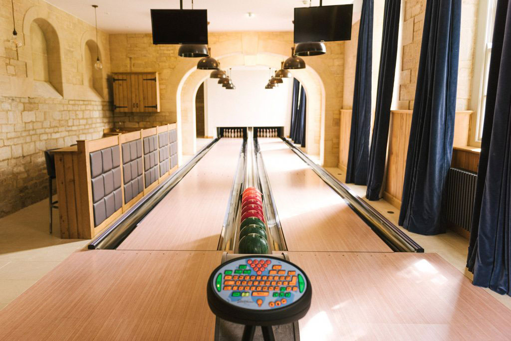 This installation was supplied and install by us here at Lynx Bowling. Our clients stunning property in the remote hills of Portugal wanted to add to the many entertainment facilities it all ready has including a driving range on the roof. We kitted this pair of lanes with the “ultra white” synthetic system 300 bowling lanes, and the iconic SES string pinsetter with over lane ball return. I think you will agree, this was a great addition to this properties resume. at holywell hall